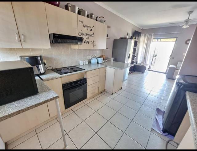 2 BEDROOM TOWNHOUSE FOR SALE IN RIVERSDALE